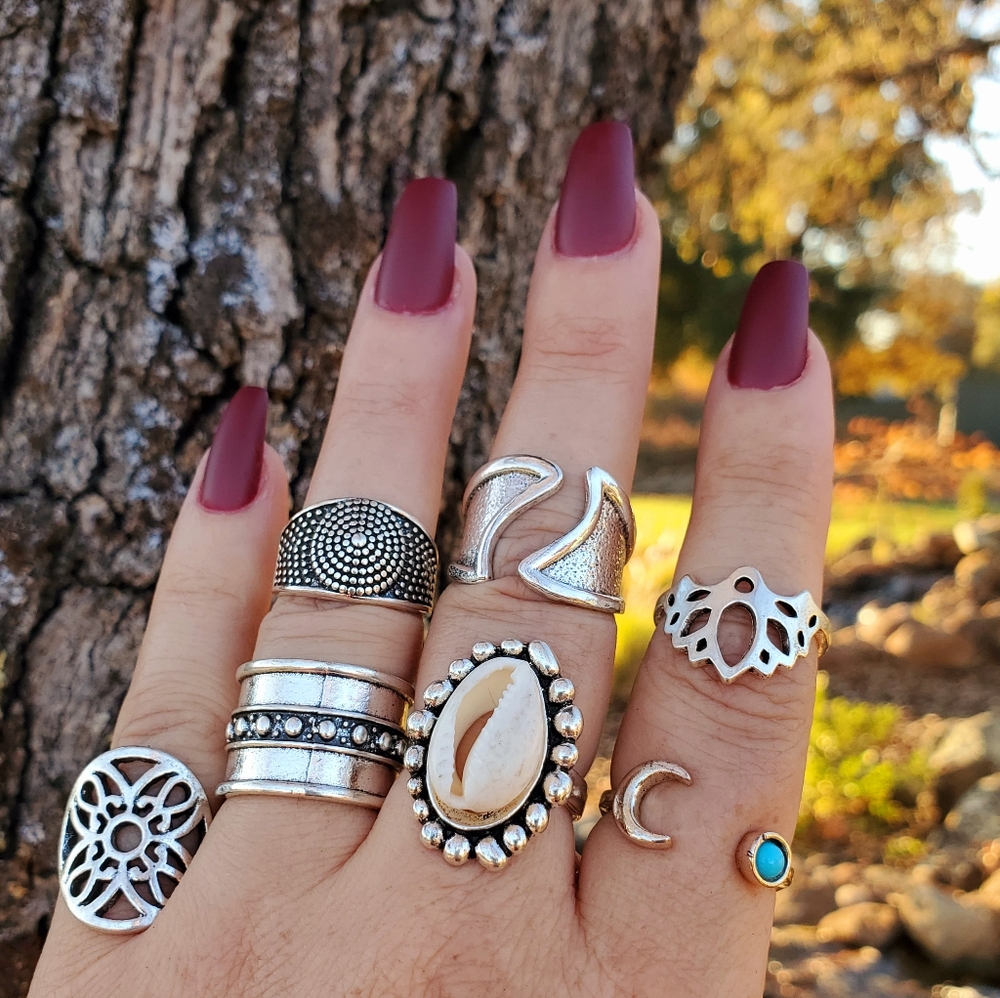 2/$20🌼 Boho Shell Silvertone Ring Set NWOT - Picture 3 of 6
